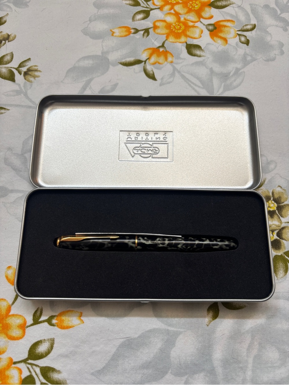 Parker Sonnet Laque Moonbeam Fountain Pen - Picture 2 of 11